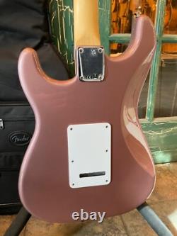 Fender Vintera '60s Stratocaster Modifiée 2022, Burgundy Mist Metallic avec housse de transport