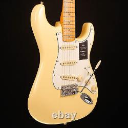 Fender Vintera II 70S Stratocaster, Vintage White 8lbs 4.8oz
 <br/>   Fender Vintera II 70S Stratocaster, blanc vintage, 8 livres 4,8 onces