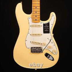Fender Vintera II 70S Stratocaster, Vintage White 8lbs 4.8oz
<br/>
 Fender Vintera II 70S Stratocaster, blanc vintage, 8 livres 4,8 onces