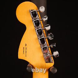 Fender Vintera II 70S Stratocaster, Vintage White 8lbs 4.8oz
<br/> Fender Vintera II 70S Stratocaster, blanc vintage, 8 livres 4,8 onces