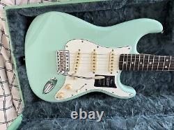 Fender Vintera II 70s Stratocaster Surf Green avec étui assorti neuf GRATUIT