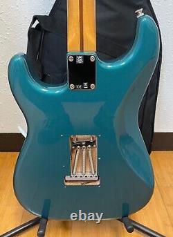 Fender Vintera II Stratocaster des années 50 en érable turquoise océanique guitare électrique