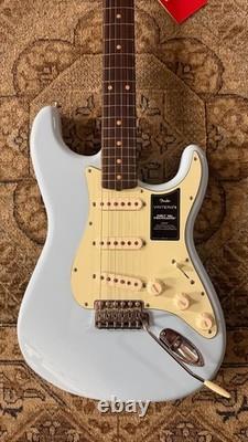 Fender Vintera III Stratocaster Early'60s avec touche en palissandre, Sonic Blue