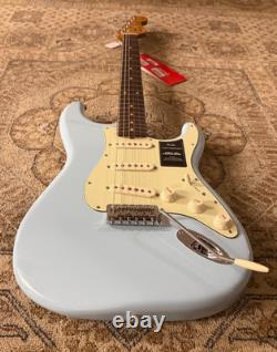 Fender Vintera III Stratocaster Early'60s avec touche en palissandre, Sonic Blue