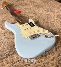 Fender Vintera III Stratocaster Early'60s avec touche en palissandre, Sonic Blue