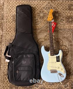 Fender Vintera III Stratocaster Early'60s avec touche en palissandre, Sonic Blue