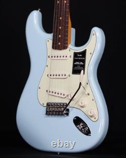 Fender Vintera III Stratocaster Early'60s, touche en palissandre, bleu Sonic
