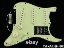 Fender Vintera III Stratocaster des débuts des années 60, plaque de protection équipée, micros Strat des débuts des années 60