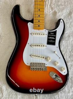 Fender Vintera III Stratocaster fin des années 50, touche en érable, Sunburst 3 tons