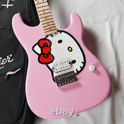 Fender x Hello Kitty 50e anniversaire Stratocaster blanche rose avec étui souple