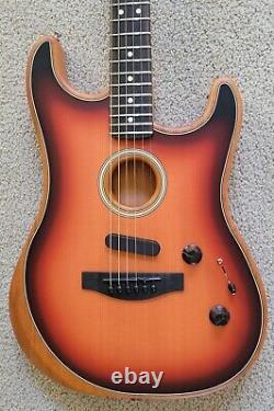Guitare Fender American Acoustasonic Stratocaster, 3-Color Sunburst, Nouvelle Housse de Transport