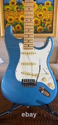 Guitare Fender American Performer Strat 2022, bleu Lake Placid délavé, finition brillante