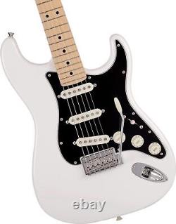 Guitare Fender Japan de la nouvelle collection Junior Stratocaster Arctic White