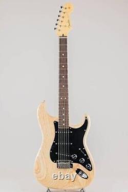 Guitare Fender Made in Japan Limited Hybrid II Stratocaster Sandblast avec housse de transport