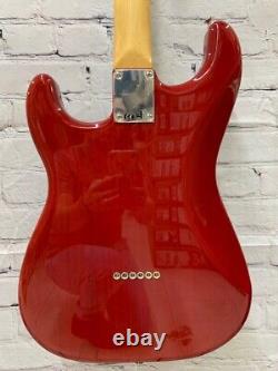 Guitare Fender Noventa Stratocaster, rouge cramoisi transparent MIM BSTOCK