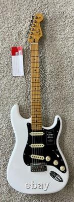 Guitare Fender Player II Stratocaster, Touche en Érable, Finition Blanc Polaire - MIM