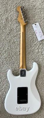 Guitare Fender Player II Stratocaster, Touche en Érable, Finition Blanc Polaire - MIM