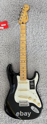 Guitare Fender Player II Stratocaster, Touche en Érable, Finition Noire MIM