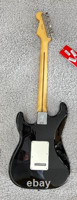 Guitare Fender Player II Stratocaster, Touche en Érable, Finition Noire MIM