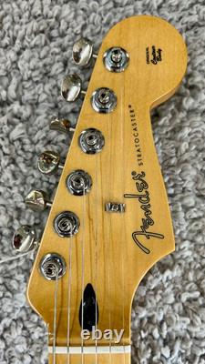 Guitare Fender Player II Stratocaster, Touche en Érable, Finition Noire MIM