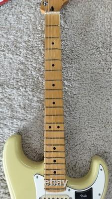 Guitare Fender Player II Stratocaster, Touche en Érable, Jaune Hialeah MIM