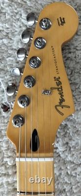Guitare Fender Player II Stratocaster, Touche en Érable, Jaune Hialeah MIM