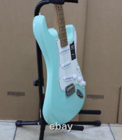 Guitare Fender Stratocaster 2023 (Vert Surf) Fabriquée au Mexique