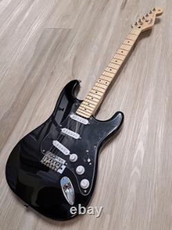 Guitare Fender Stratocaster Noire avec Tête Gilmour MOD Strat SSS LTD en Érable