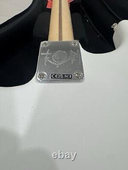 Guitare Fender Stratocaster Yeti Tom Delonge Signature To The Stars NEUVE
