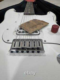 Guitare Fender Stratocaster Yeti Tom Delonge Signature To The Stars NEUVE
