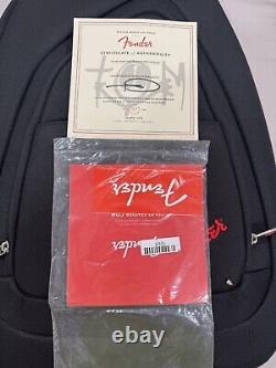 Guitare Fender Stratocaster Yeti Tom Delonge Signature To The Stars NEUVE