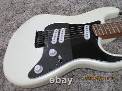 Guitare SQUIER Contemporary Stratocaster Special HT, touche en laurier blanc nacré