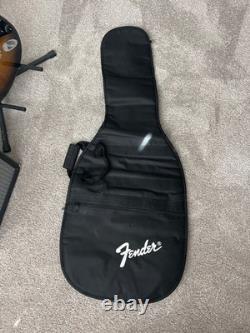 Guitare Stratocaster HSS de la série Affinity / Ampli Fender Frontman 15G, Étui