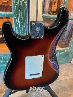 Guitare électrique Fender Player SSS Stratocaster 2021 en 3-Color Sunburst
