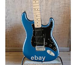 Guitare électrique Fender Squier Affinity Stratocaster à 6 cordes (Lake Placid Blue)