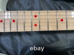 Guitare électrique Fender Squier x Hello Kitty Stratocaster blanche neuve avec sac