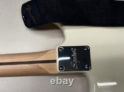 Guitare électrique Fender Standard Stratocaster 6 cordes droite blanche olympique