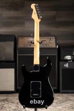 Guitare électrique Fender Standard Stratocaster HSS noire