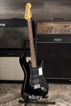 Guitare électrique Fender Standard Stratocaster HSS noire