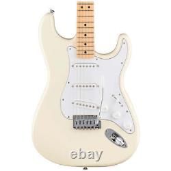 Guitare électrique Fender Standard Stratocaster avec touche en érable et pickguard blanc