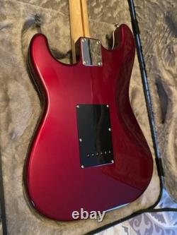 Guitare électrique Fender Stratocaster MIJ 2015 rouge avec étui rigide Fender Deluxe