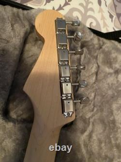 Guitare électrique Fender Stratocaster MIJ 2015 rouge avec étui rigide Fender Deluxe