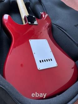 Guitare électrique Fender Stratocaster rouge style vintage neuf