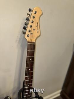 Guitare électrique Squier Affinity Series Stratocaster avec étui et support