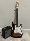 Guitare &eacute;lectrique Squier Sonic Stratocaster Avec Ampli Fender Et Frontman 10g Noir
