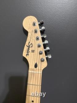 Guitare électrique Squier Sonic Stratocaster pour gaucher noire à 6 cordes avec vibrato