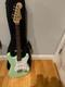 Guitare &eacute;lectrique Squire &agrave; Vendre / Housse De Transport Incluse. Neuve. D&eacute;ball&eacute;e.