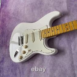 Guitare électrique Stratocaster de Custom Shop avec micros 3S et quincaillerie chromée d'origine