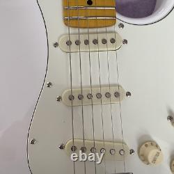 Guitare électrique Stratocaster de Custom Shop avec micros 3S et quincaillerie chromée d'origine