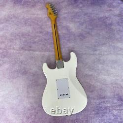 Guitare électrique Stratocaster de Custom Shop avec micros 3S et quincaillerie chromée d'origine